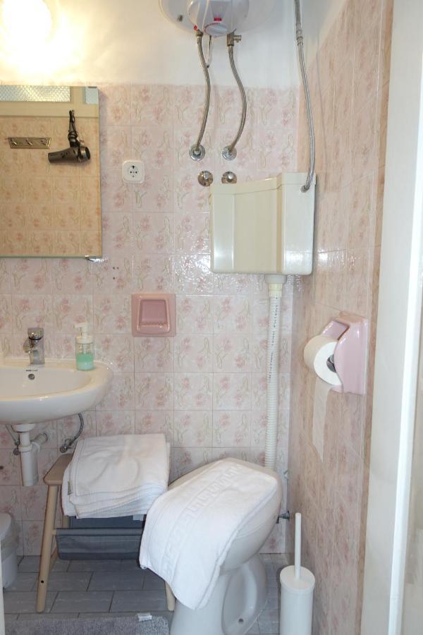 Room Novakovic Biograd Na Moru Ngoại thất bức ảnh