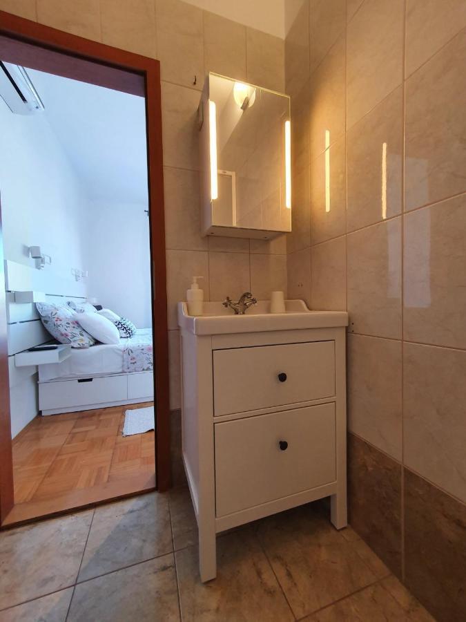 Room Novakovic Biograd Na Moru Ngoại thất bức ảnh